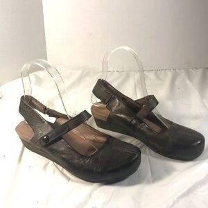 Women's OTBT Springfield Gunmetal Gray Leather Closed Toe Wedge Slingback Shoe